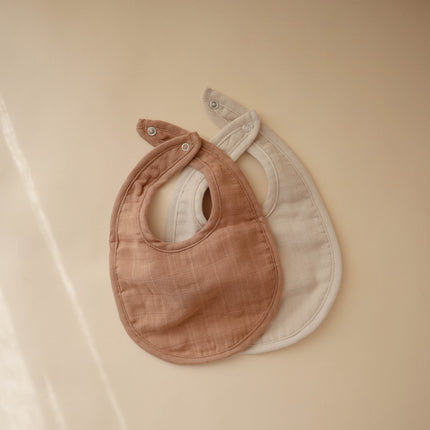 Mushie Bib Tan/Fog 2szt