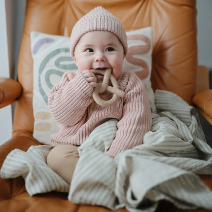 Mushie Pierścień na ząbkowanie Pretzel Naturalny