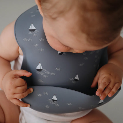 Mushie Bib Silicone Cambridge Boats